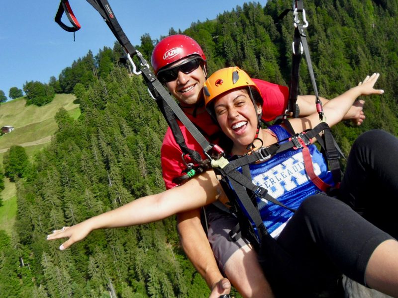 Paragliding_Interlaken_Tours_happy_lady