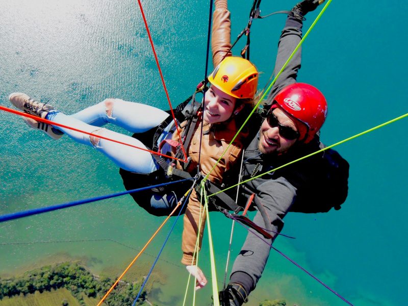 Paragliding_Interlaken_Tours_ladyandlake